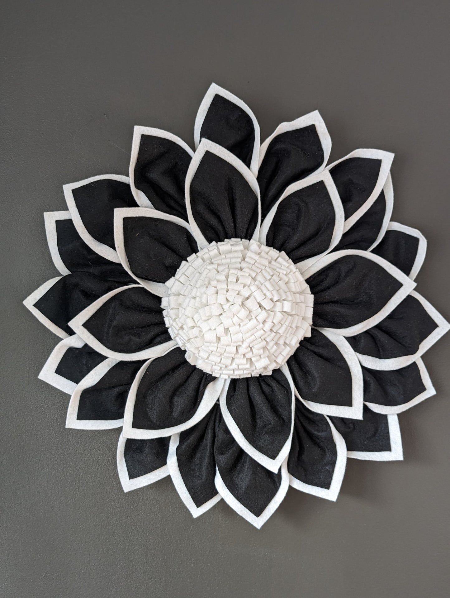 Black & White Wreath